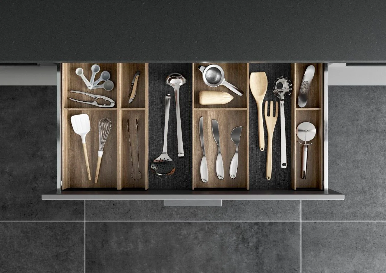 Blum AMBIA-LINE Utensil Insert Kit - Tennessee Walnut ALU.45.110P.TW - Image 5