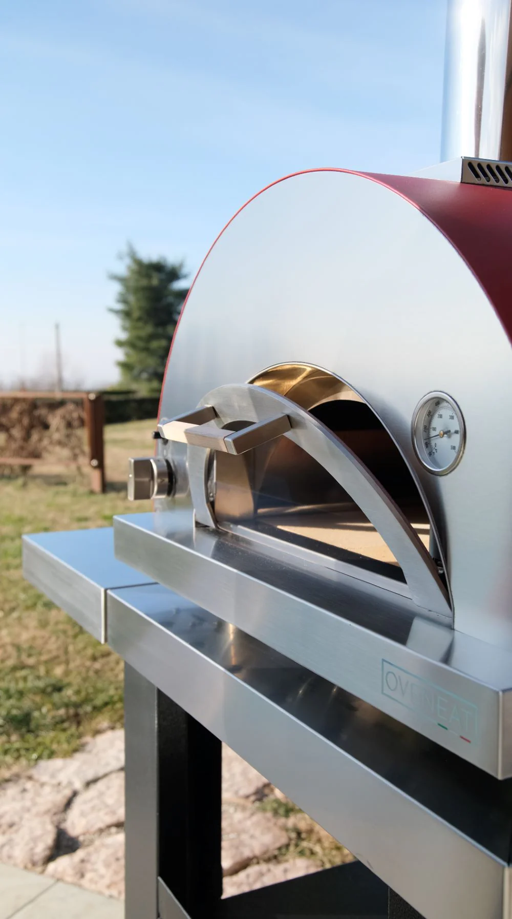 Oveneat GDD-5VR Red Gas pizza oven for upto five pizzas with drop-down glass door includes pizza peel - Image 4